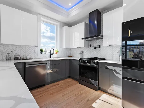 93 Terrace Avenue image 3 of 20