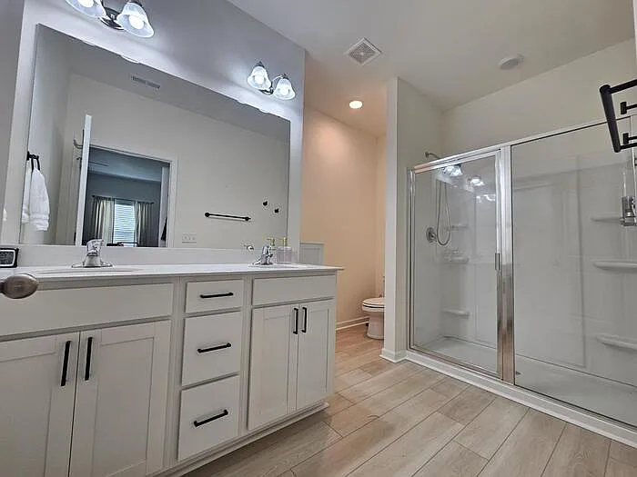 405 Griffon Dr — Photo 12