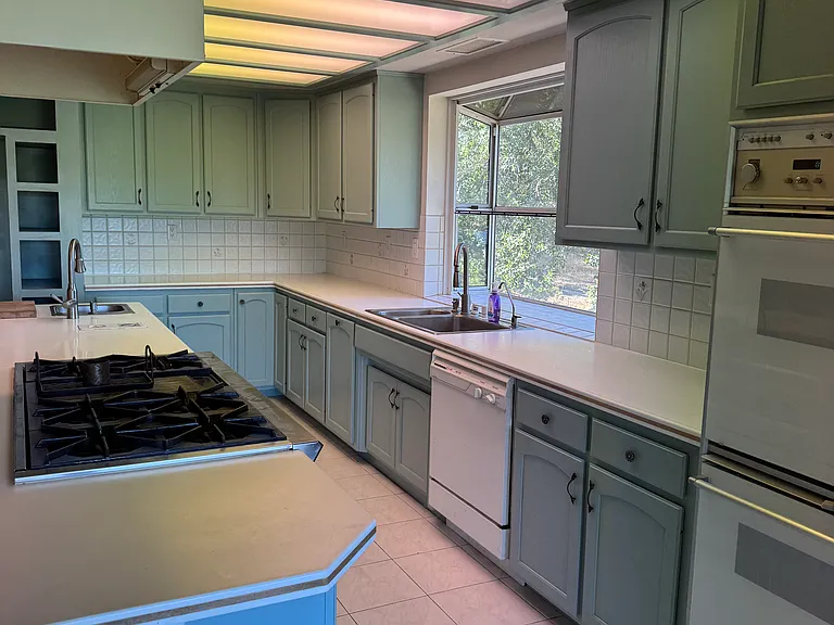 2718 Azalea Ave — Photo 12