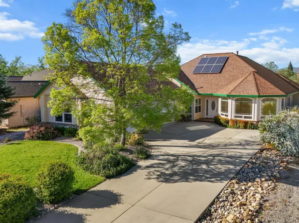 2110 Cadjew St, Redding, CA 96003