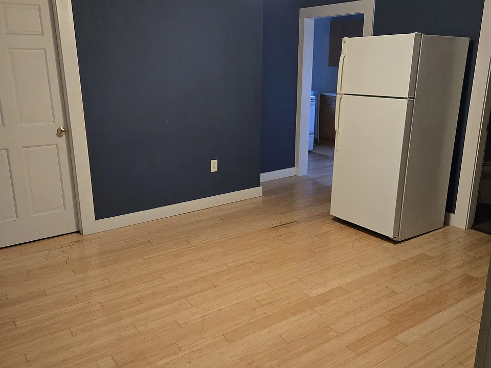 37 Oak Ave #1