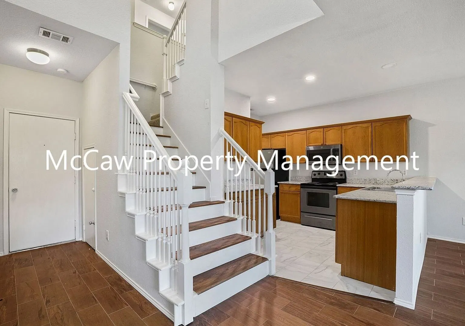 3/2.5 Townhome in Lewisville! — Photo 3