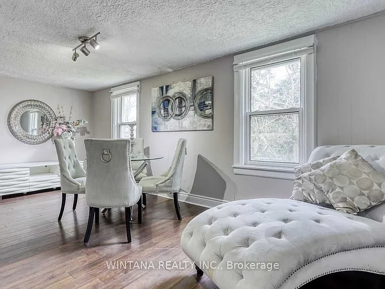 29 Whitman St #UPPER — Photo 2