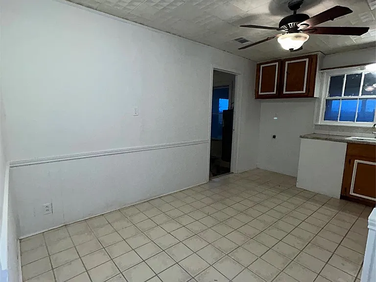 2018 N Avenue H — Photo 17