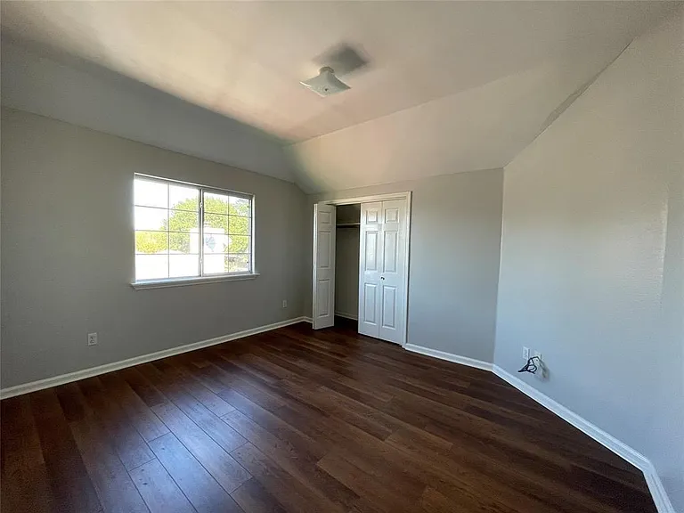 6638 Chantalle Dr — Photo 23