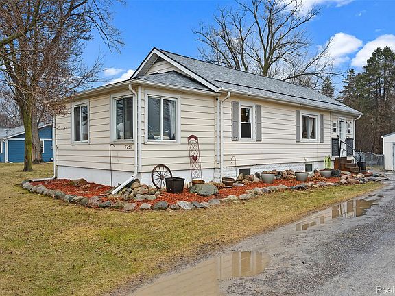 3rd image of 7250 Frances Rd