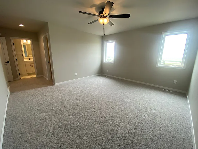 2232 Griffin Dr S — Photo 36