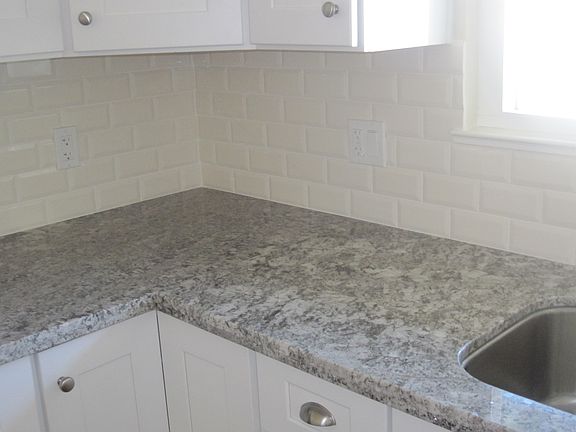 5th image of 6108 Rosalind Ave