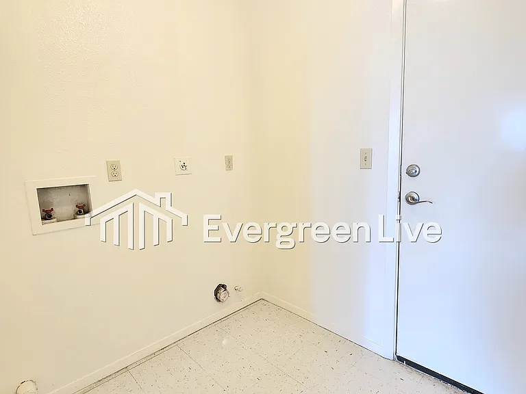 2263 Taos Ct — Photo 12