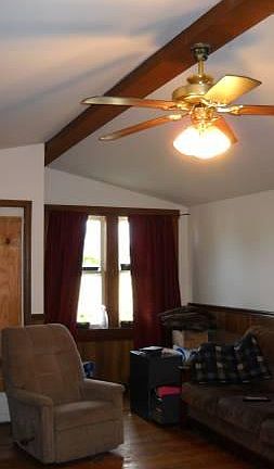 4th image of 306 E College St