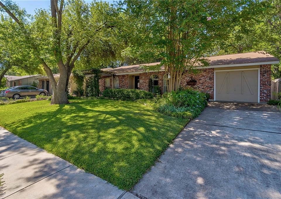 1st image of 2601 Berkett Dr