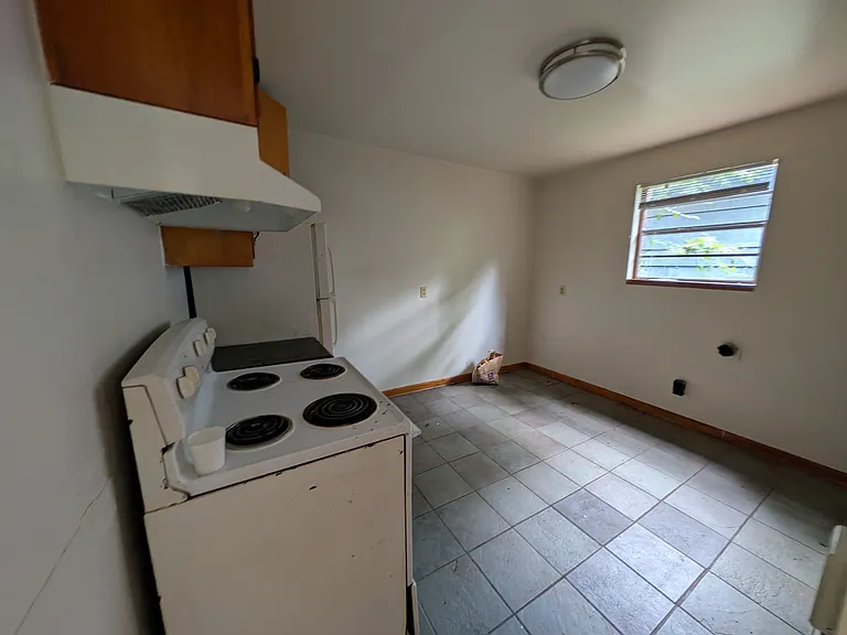 1133 Elm Ave #B — Photo 4