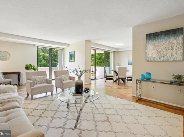 4141 N Henderson Rd APT 211, Arlington, VA 22203