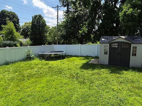 3rd image of 2622 Pontoon Rd
