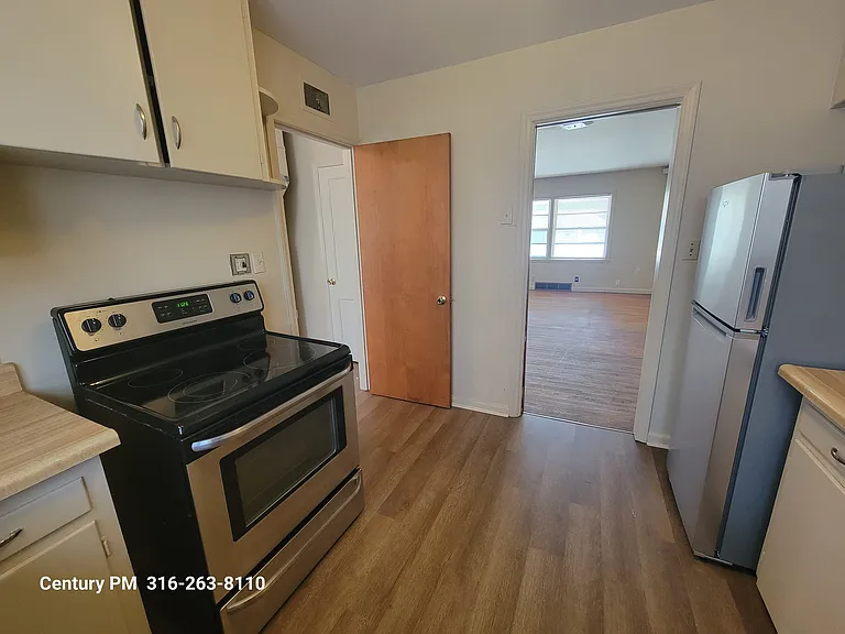 4906 E 9th St N — Photo 3
