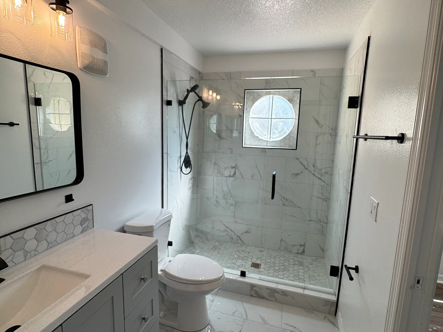 4955 Ava Pointe Dr — Photo 2