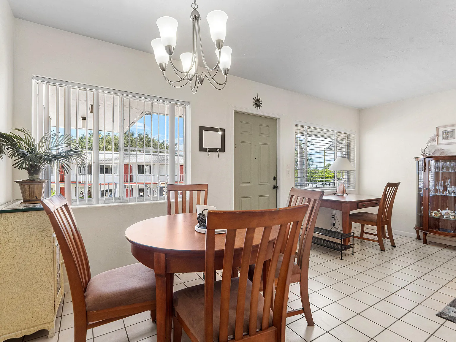1 bed, 1.5 bath, 720 sqft, $1,500 — Photo 1