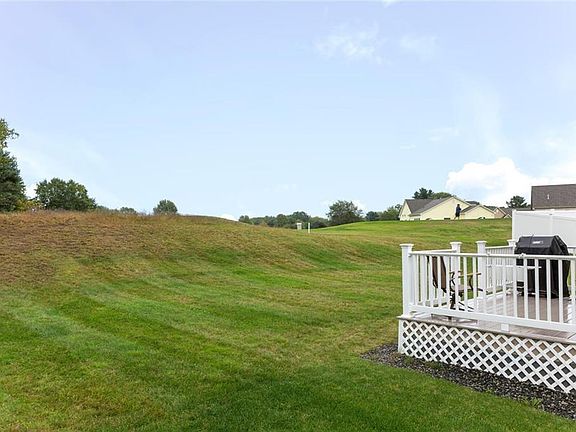 3rd image of 33 Lacosta Drive