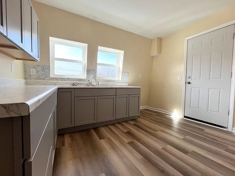 86 Hawley St — Photo 4