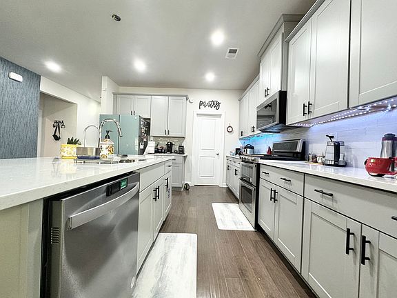4th image of 953 Rachel Anne Dr