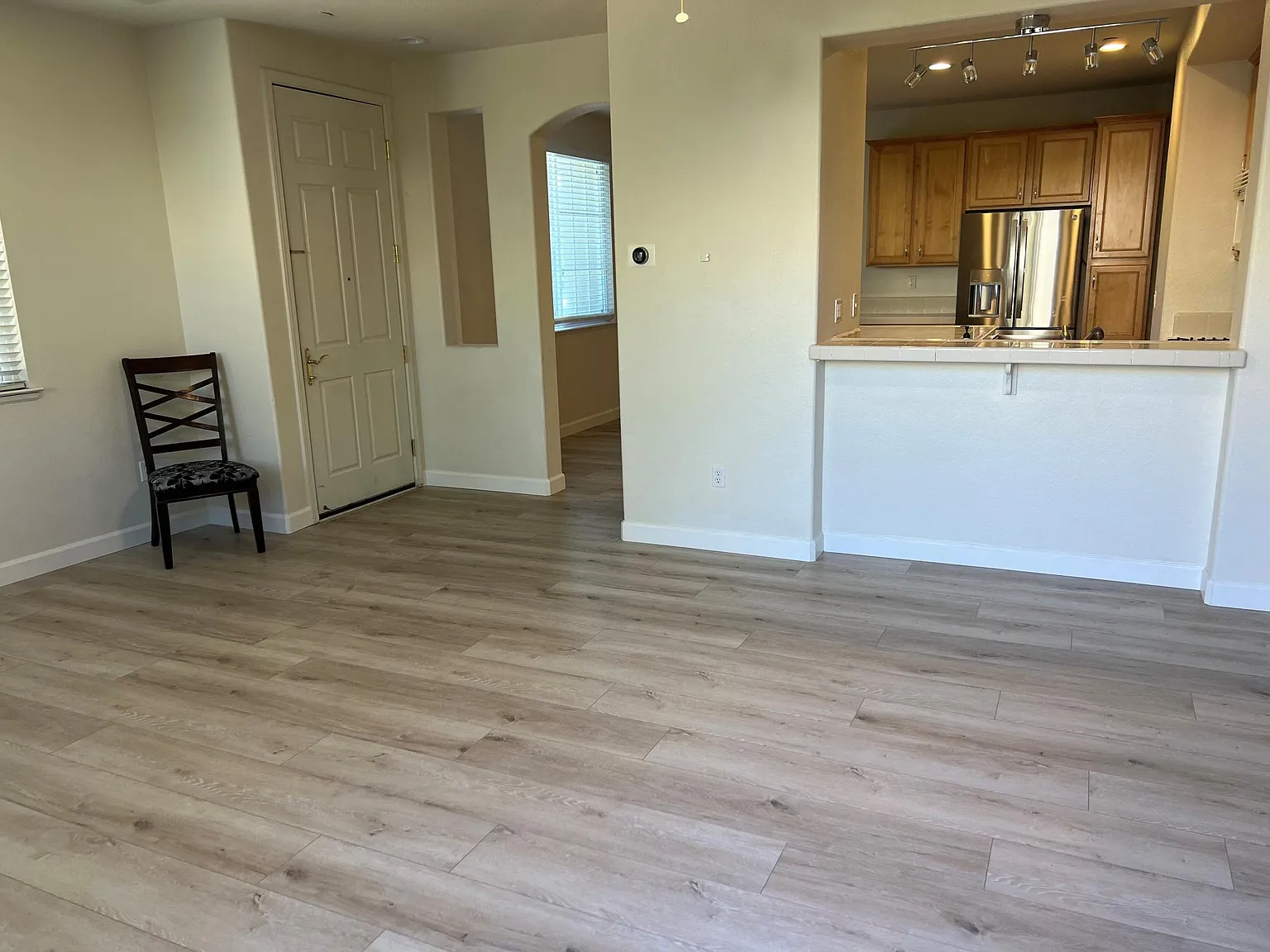 3 bed, 2.5 bath, 1428 sqft, $3,000 — Photo 2
