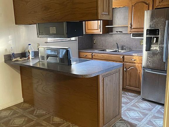 3rd image of 415 Skiles Ave