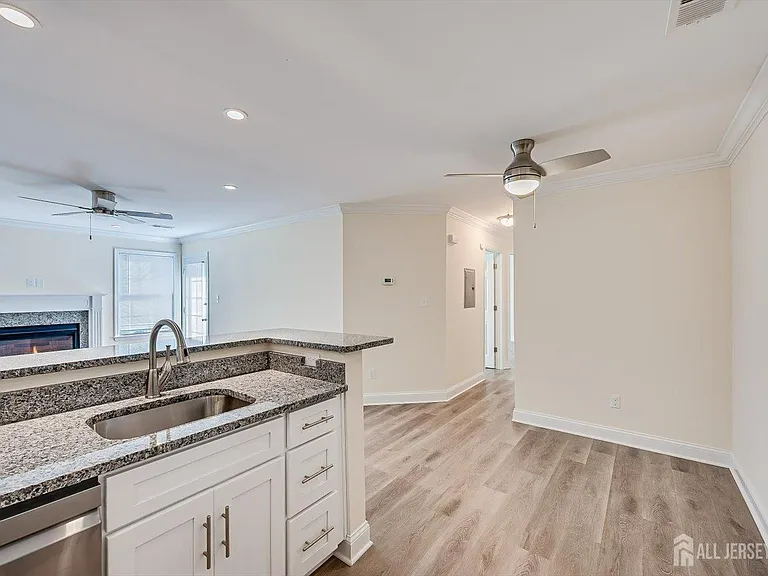 114 Longfield Ct — Photo 12
