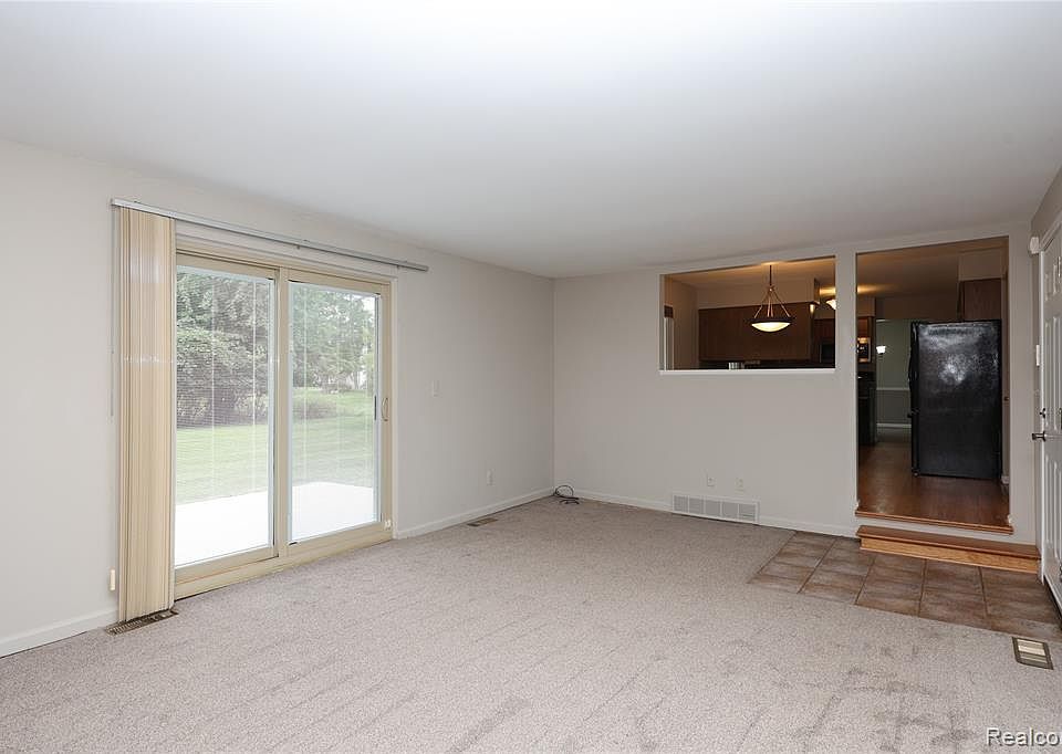 2301 Walnut Lake Rd, photo 19
