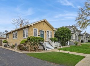 192 E Burlington St, Riverside, IL 60546