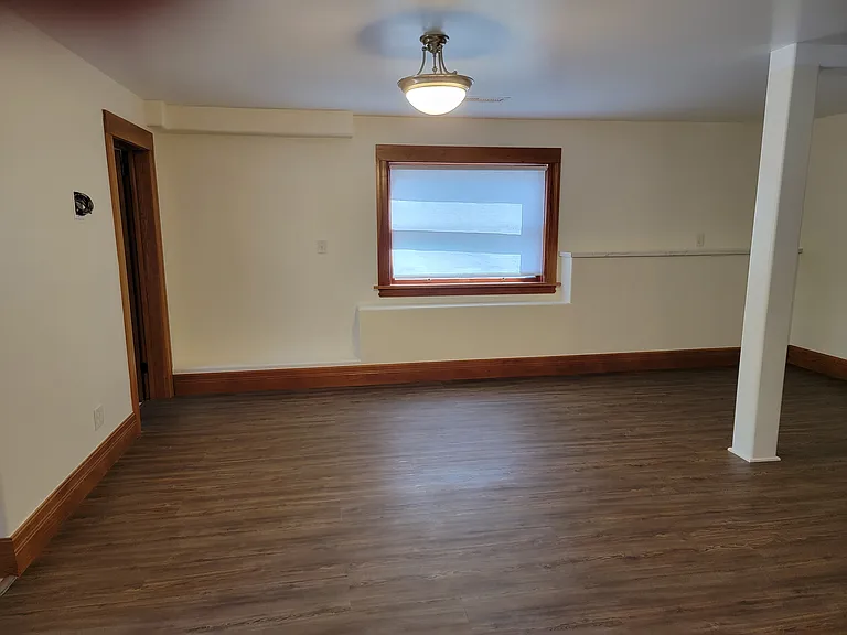 900 1/2 Lucile Ave — Photo 11