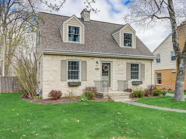 7481 North Lombardy ROAD, Fox Point, WI 53217