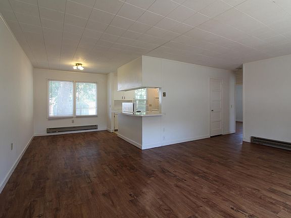 3rd image of 804 Symons St