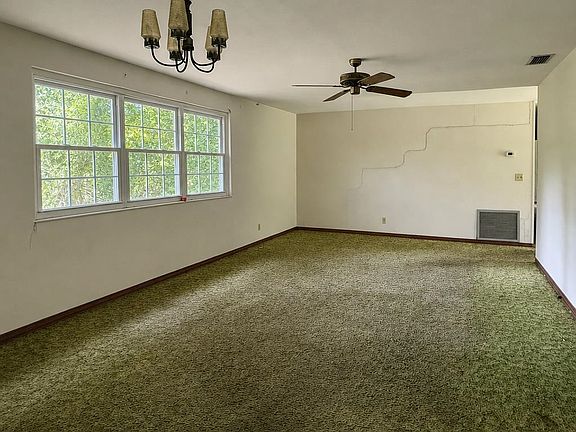 3rd image of 1511 Sunset Ln