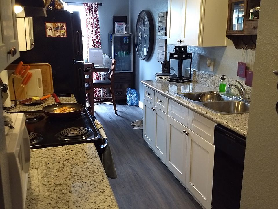 2nd image of 3281 Colson Ct SE