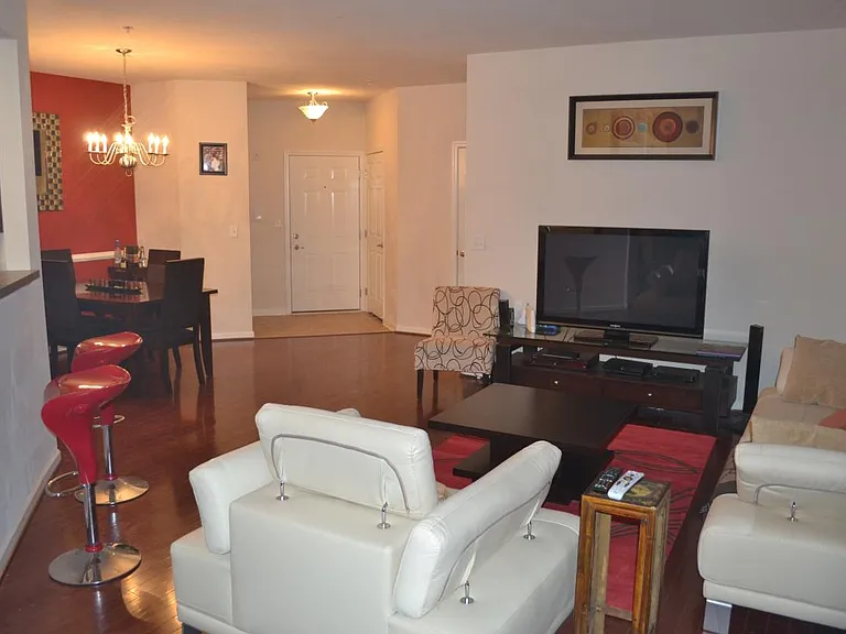 5301 Wyndholme Cir #101 — Photo 7