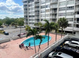 16710 NE 9th Ave APT 303, North Miami Beach, FL 33162