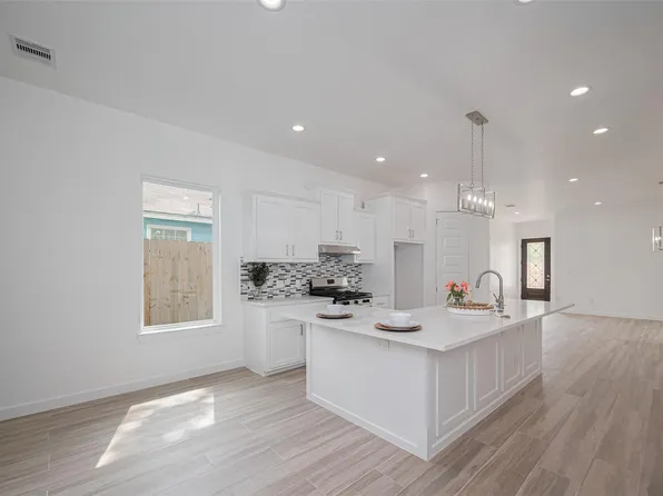 7307 W Knoll St, Houston, TX 77028
