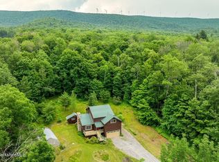 394 East Rd, Stamford, VT 05352