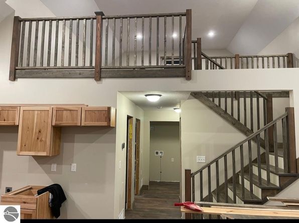 5891 Voice Rd, Kingsley, MI 49649