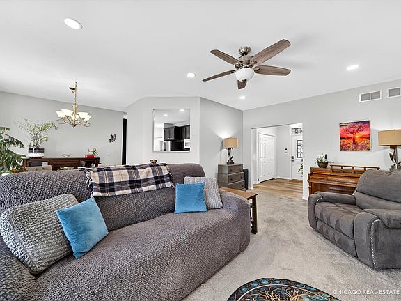 4th image of 1567 Galway Dr