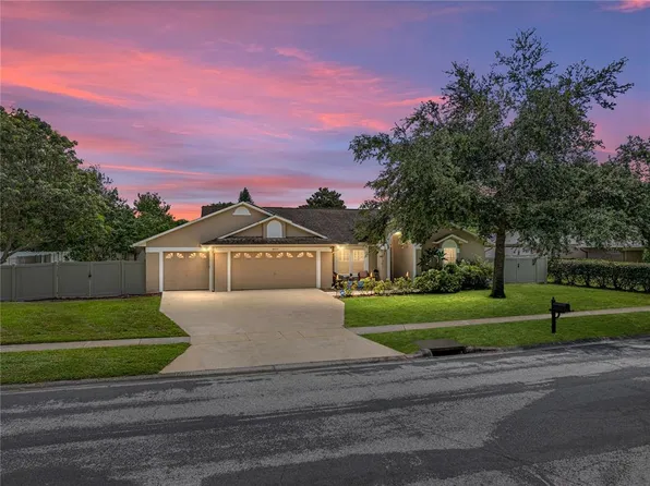 18705 Planners Way, Lutz, FL 33548