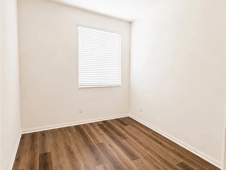 16570 Wyndham Ln — Photo 10