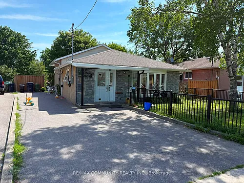 56 Stonehenge Cres Photo 1 56 Stonehenge Cres Photo 1