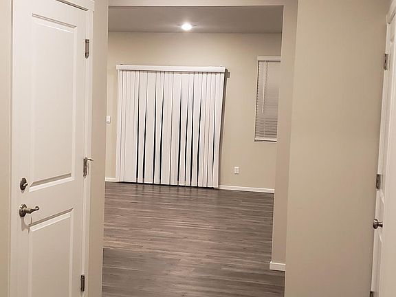 4th image of 1152 SW Pendleton Way