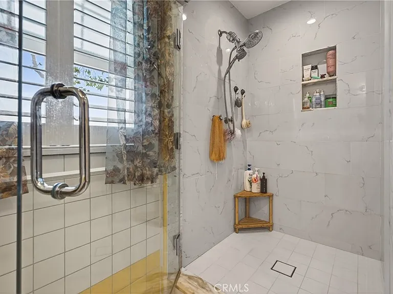 135 S Canon Dr — Photo 8