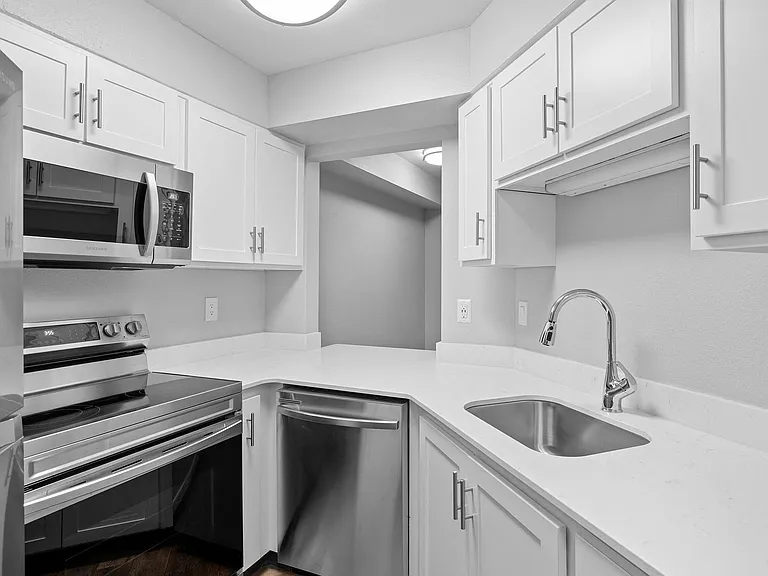 Waterhouse Place Apartment Homes — Photo 13