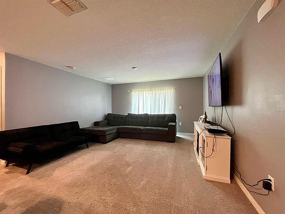 5th image of 611 NE Helicon Ln