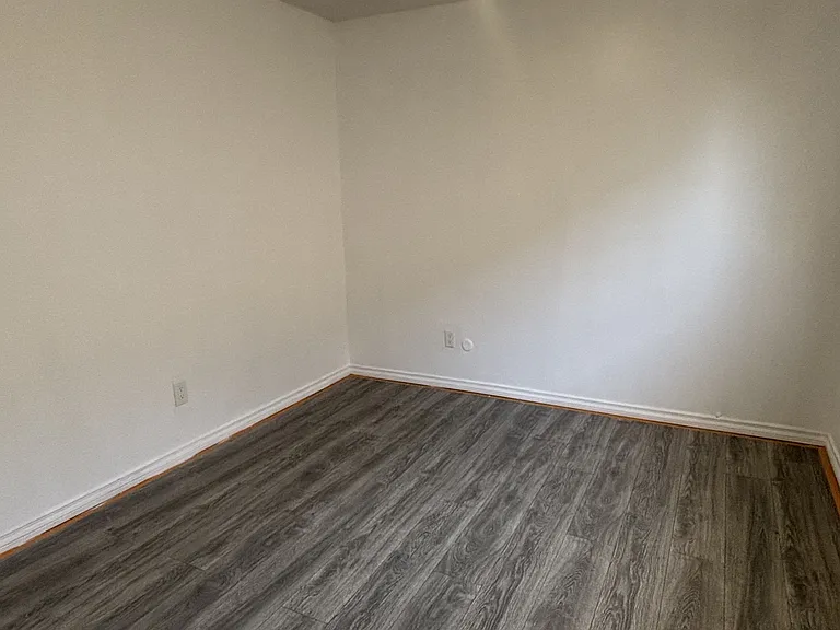 913 E Hyde Park Blvd #B — Photo 7