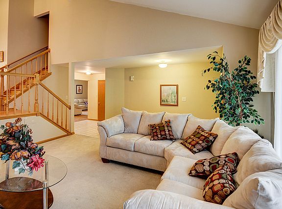 4th image of 3642 Deer Park Dr