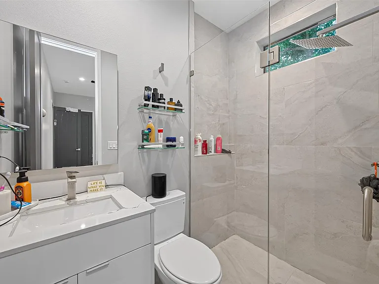 607 Memorial Heights Dr — Photo 12